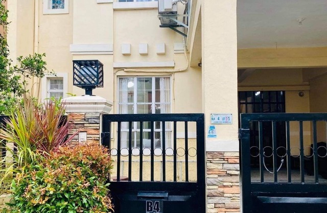 **Newly Renovated - 4BR AC, WIFI - Near Alabang