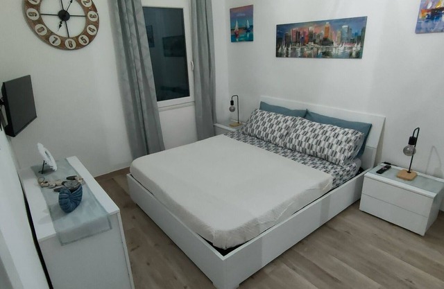 Newly renovated apartment in downtown, close to services and beaches