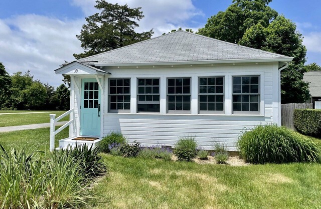 Newly Renovated Beach Cottage in Jamesport, NY with a private beach.
