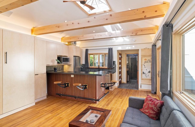 Newly renovated carriage house/studio in downtown Corvallis by The Tachibana
