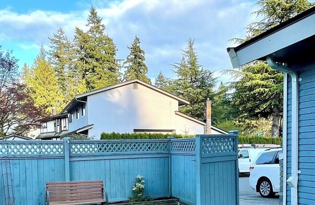 Newly renovated cozy house in Delta’s desirable Sunshine Hills!