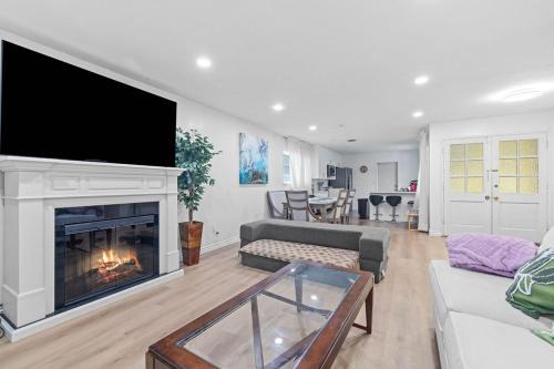 Newly Renovated Entire 4BR house and big backyard