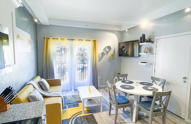 Newly renovated European Village Condo! Access to restaurants & shops