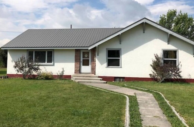Newly Renovated Farmhouse, Sleeps12+