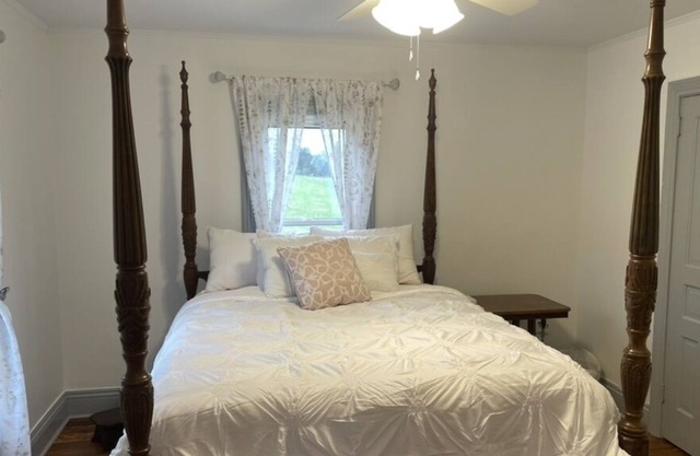 Newly renovated Farmhouse near Little Buffalo State Park