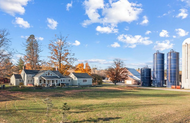 Newly renovated farmhouse on organic farm near Hudson and the Berkshires