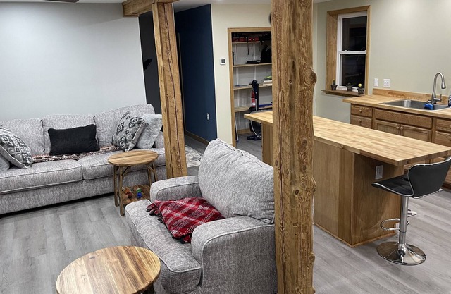 Newly renovated flat - dog friendly, close to Ellicottville