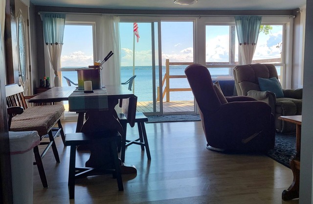 NEUE MIETE IM BAU FÜR DIE URLAUBSAISON 2020! Keine Schritte, zu Fuß zum See!