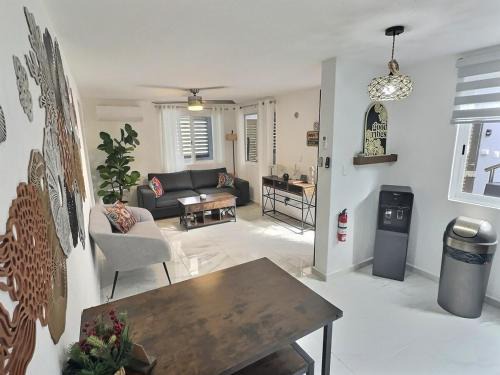 Newly renovated & furnished apartment