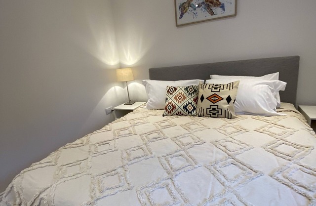 Newly renovated upside down lodge on Castle estate
