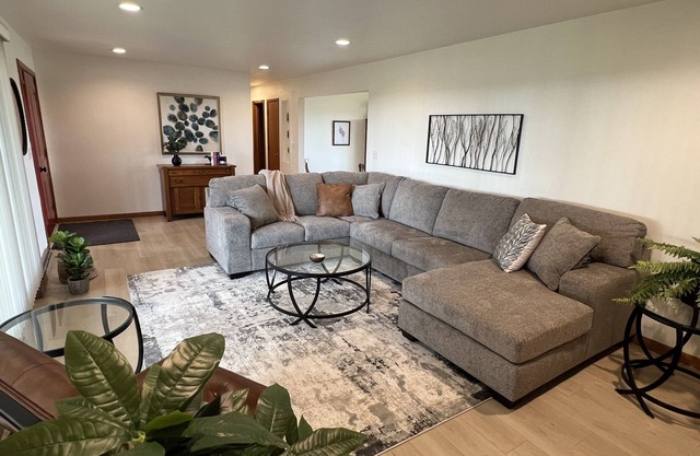 Newly renovated house minutes from Granite Peak, Nine Mile, Wausau & Hospitals