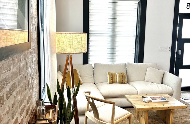 Newly-Renovated Historic Hideaway w/ all new furnishings + appliances