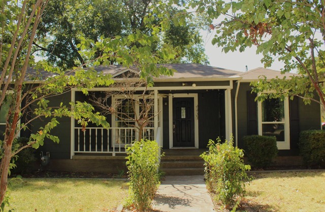 Newly Renovated Historic Gem - 10 Minutes from Scott & White Medical Center
