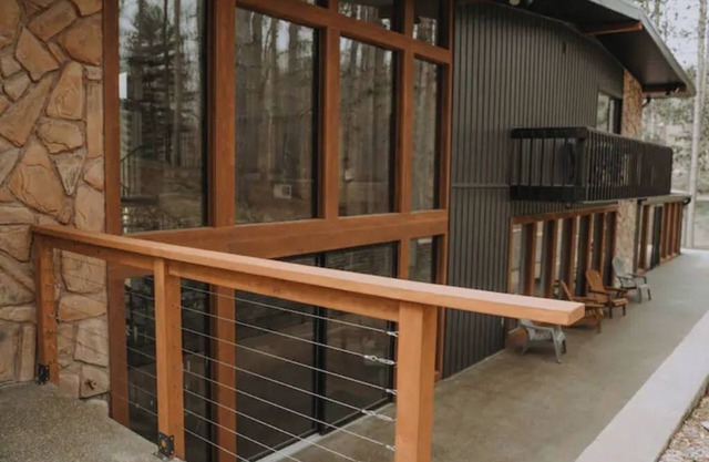 Newly renovated-Hocking Hills retreat+hot tub+pond