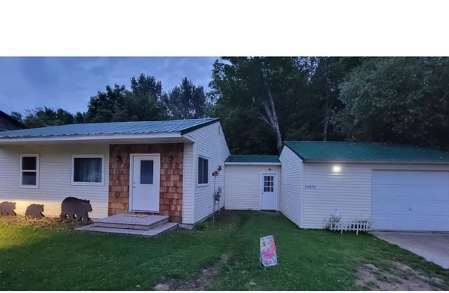Newly renovated home with WIFI and ROKU TV!