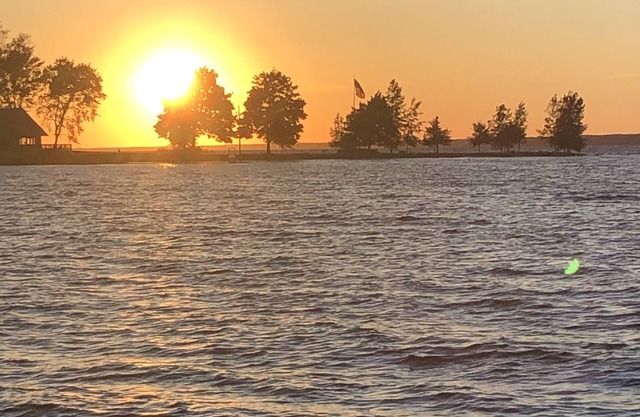Newly renovated lake house with stunning views!