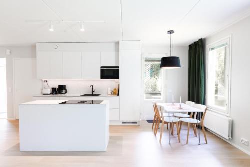 Newly renovated large family apartment, parking, sauna, balcony