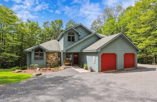 Newly renovated mountain home is sure to give you a Peaceful Easy Feeling!