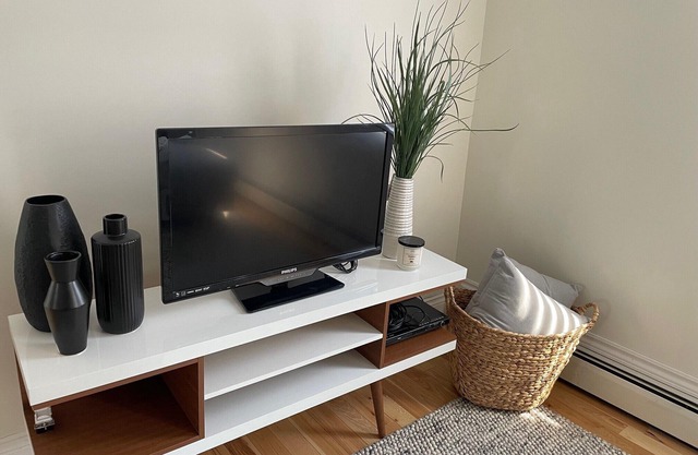 Newly Renovated Main Floor Home – 2 Bedrooms