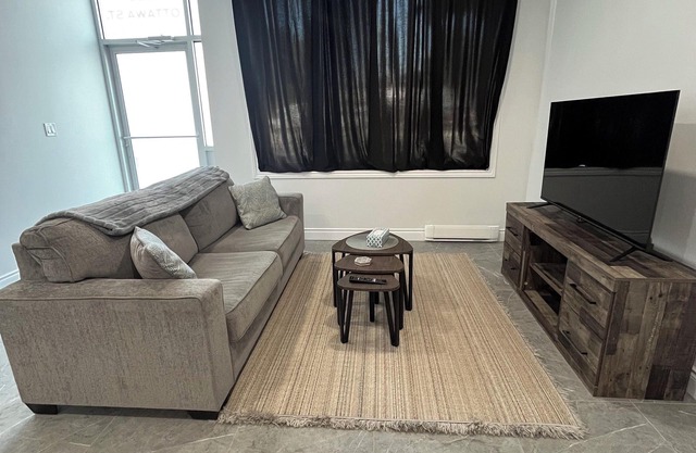 Newly renovated #MAIN floor bachelor unit