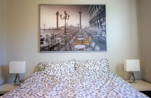 Zentral gelegen! NEU RENOVIERTE Private Suite!