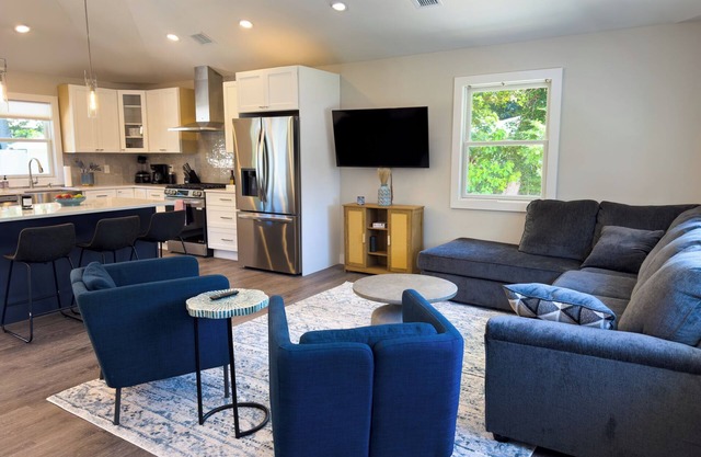 Newly Renovated North Fork Gem: 3BR/2BA Walk to Beach, Near Love Lane & Wineries
