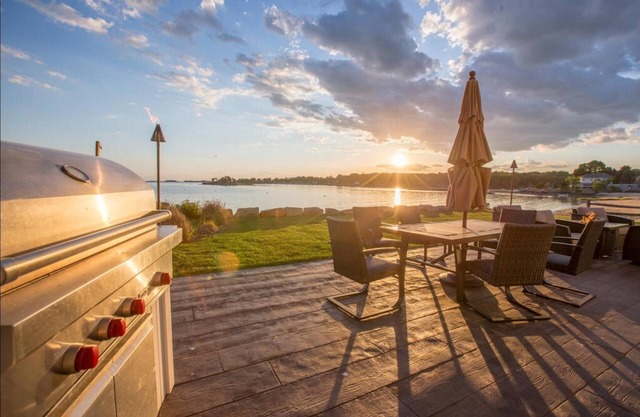 Neu renovierte Auf Oceanfront Cottage Joshua Cove, Guilford CT