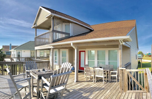 *NEUE AUFLISTUNG! * Luxuriöses Haus - Sekunden zum Strand mit Panoramablick auf den Strand