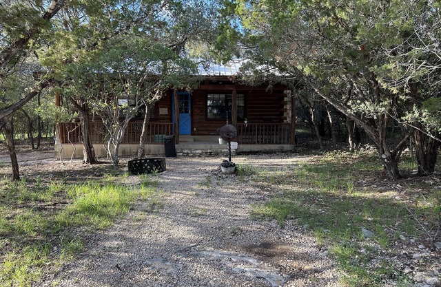 Newly Renovated Rustic Cabin at the Frio