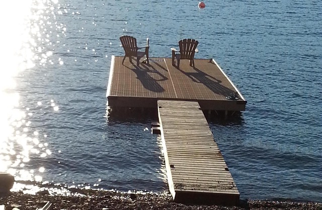 NEU RENOVIERT! Shuswap See, 3 BR, 2bath, privater Strand