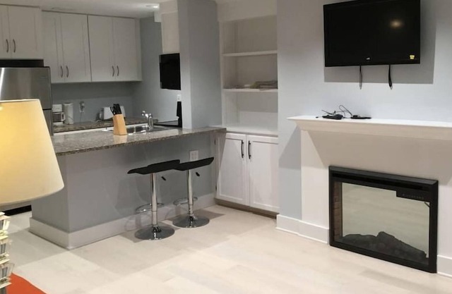 Newly renovated spacious central 1br near Zoo