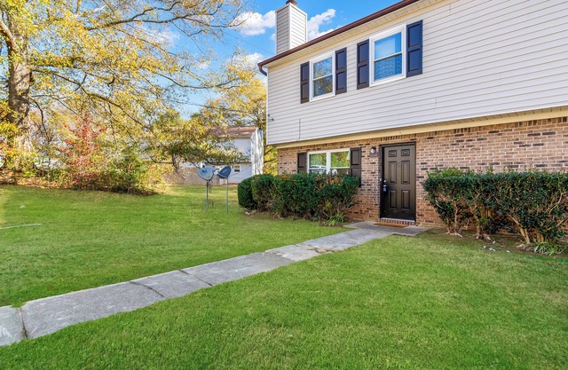 Newly Renovated Townhome/Walking Distance to DT
