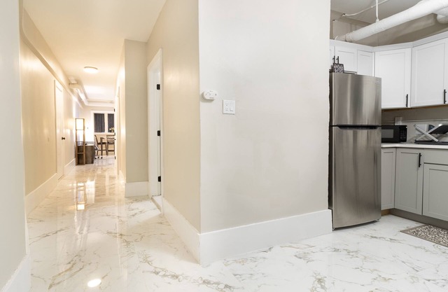 Newly renovated unit in downtown