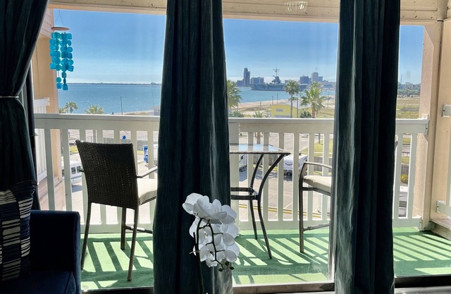 Newly Renovated Beach Condo with views of the ocean and downtown Corpus Christi!