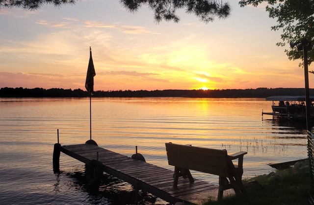 Newly Renovated - Lakefront Cabin on the Historic Pike Lake Chain