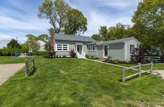 NEWLY RENOVATED. WALK TO BEACH. FULLY EQUIPPED FOR BEACH. June rate discounted