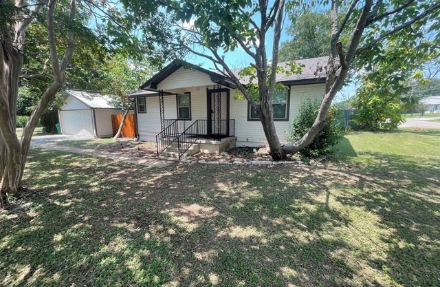 Newly Renovated Winnie House Near Baylor!