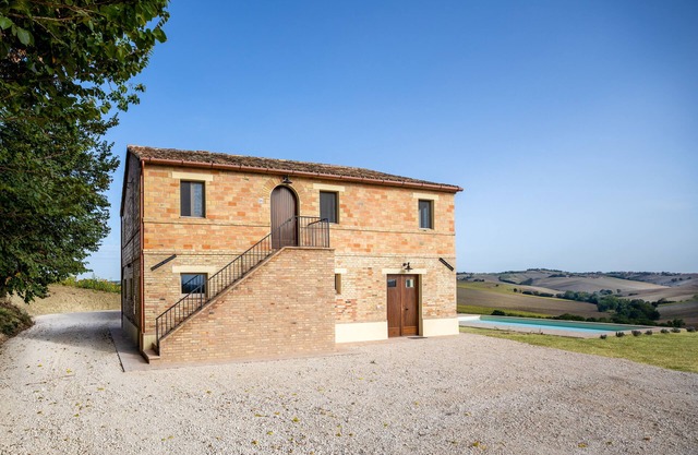 Neu restaurierte Villa mit privatem beheiztem Pool und herrlichem Blick