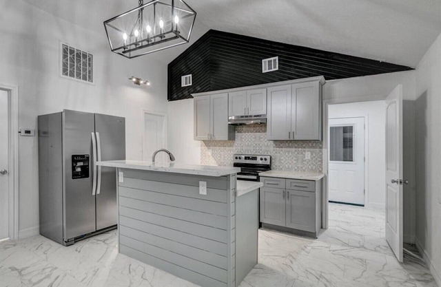 Newly Updated 5-Bedroom Home in Vidor