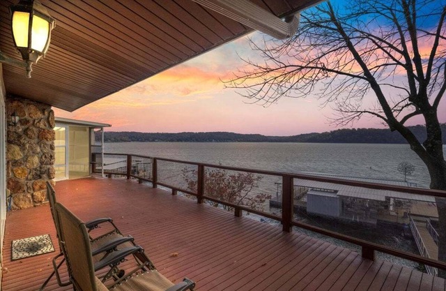 Newly Updated Interior, Sunroom w/ Hot Tub, Deck, Deep Water Dock, Boat & PWC Slips