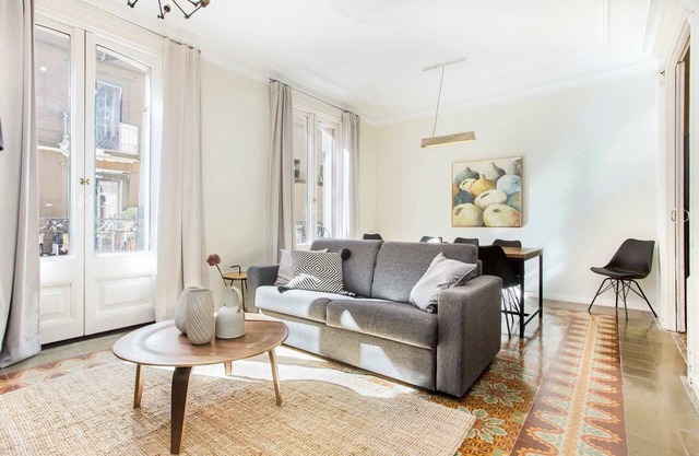4 bedroom with balcony in Las Ramblas