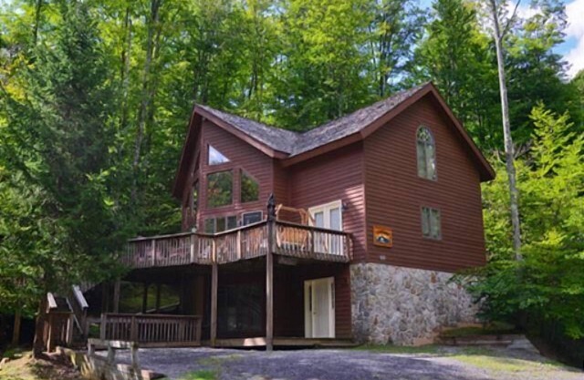 NF35-Family Retreat! Hot tub! Game Room!