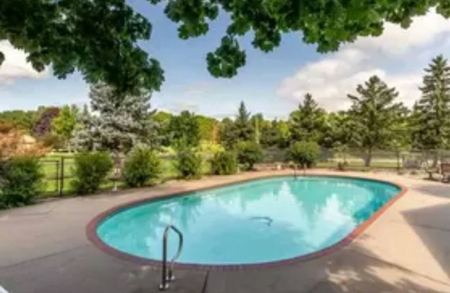 NFL Draft / EAA Spacious home w/ Pool / Sleeps 10