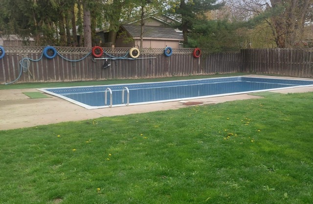 Niagara 5 Bedroom Bungalow with Pool & Hot Tub