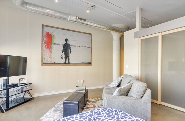 Niagara / Buffalo Spectacular Loft-204