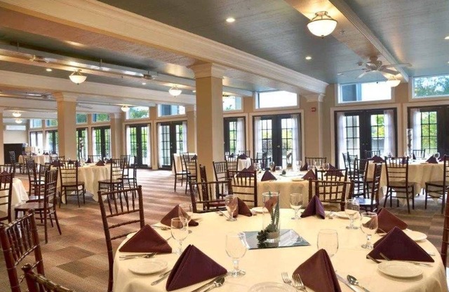 Niagara Crossing Hotel & Spa
