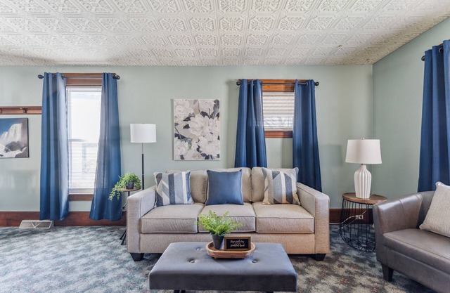 Niagara Falls Getaway: Perfect Place to Unwind by RedAwning