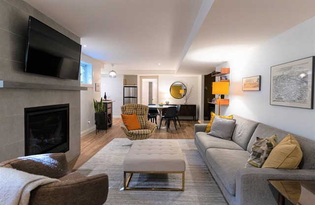 Niagara Getaway up to 4 with Breakfast!