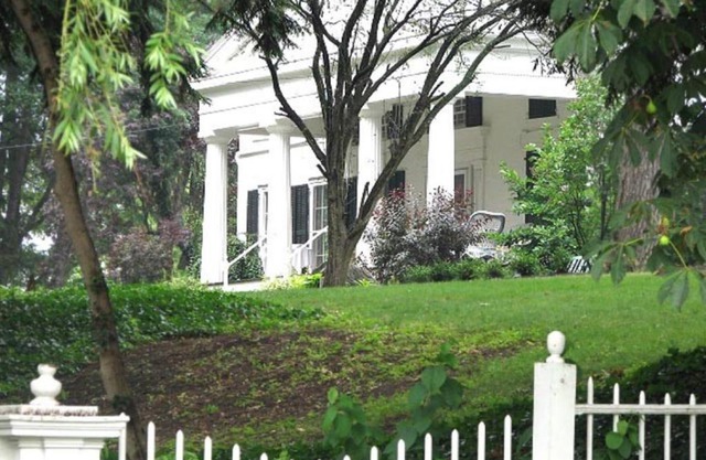 Niagara Gorge Mansion in Historic Village 5 Minutes from Falls