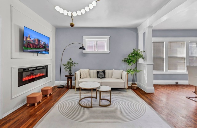 Charming Victorian w Niagara RiversideView 2King Arcade GameRm FreeParkng Office